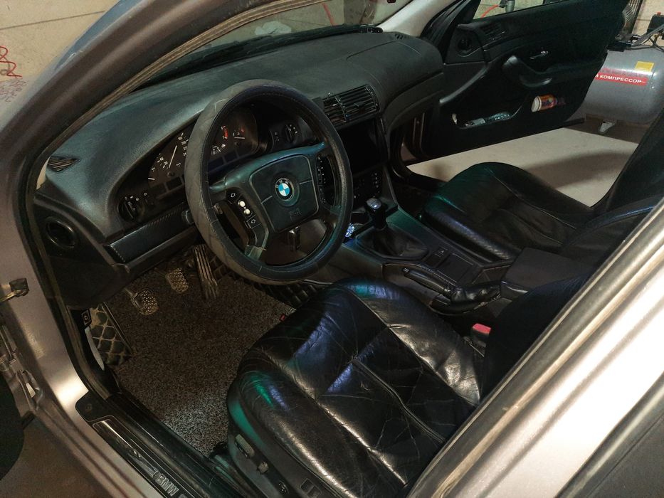 Продается автомобиль BMW 520i