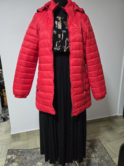 Fusta neagra plisata cu glitter, model cu talie elastica