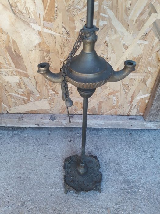 Piesa  deosebita  din bronz