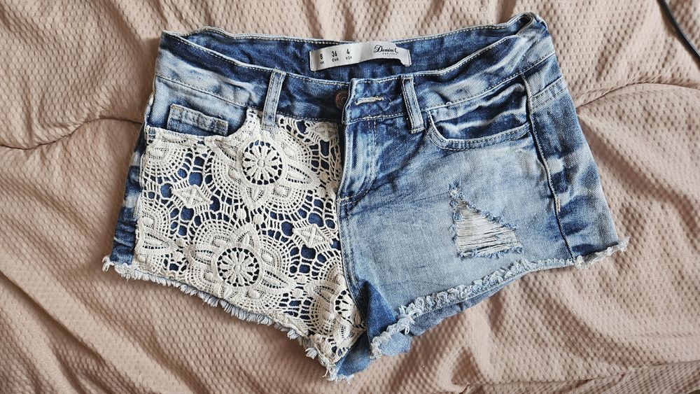 Дънкови къси панталонки с дантела 36 номер.