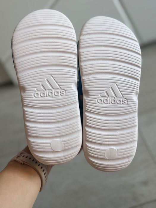 Сандали Adidas номер 32