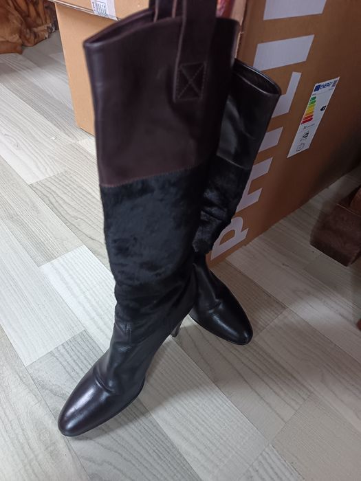 Vând cizme Hugo piele  mărimea 36