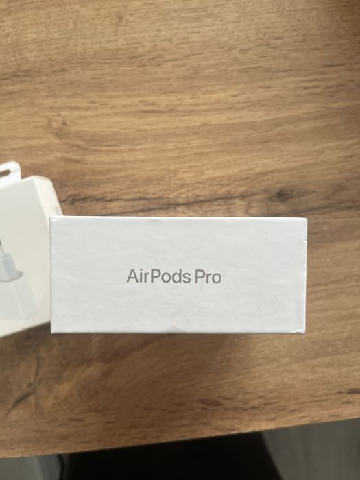 Продам Airpods pro новый
