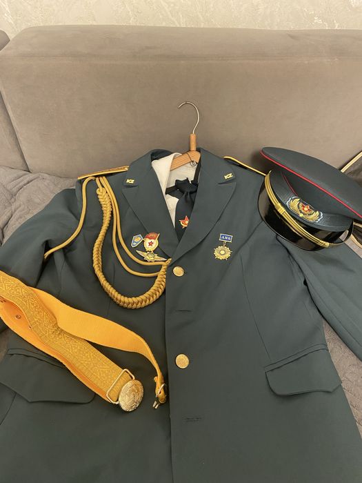 Продам парадную офицерскую форму