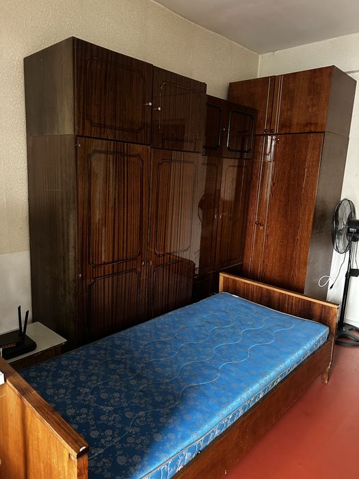 Продам 3 шкафа + кровать