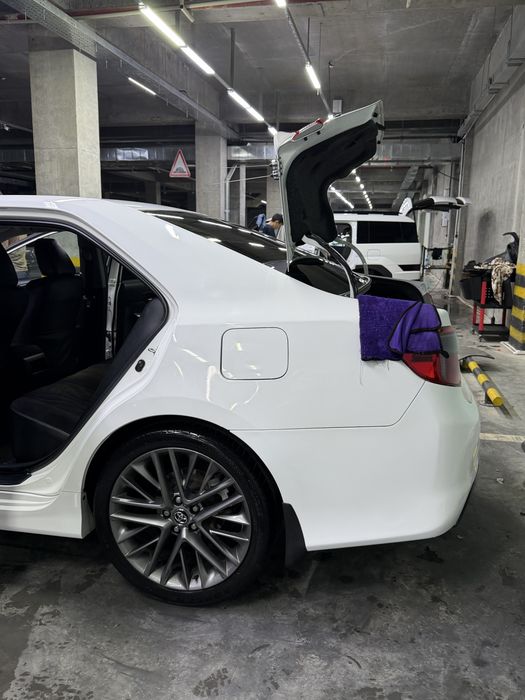 Диска с шиной Lexus R19