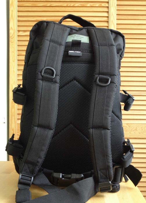 CUMPARA RUCSAC Militar PRET BUN - Mil-Tec 36 litri Negru Ghiozdan Calatorie Drumetie Expandabil Impermeabil Rezistent Apa Praf - Negru - SKU 14002201