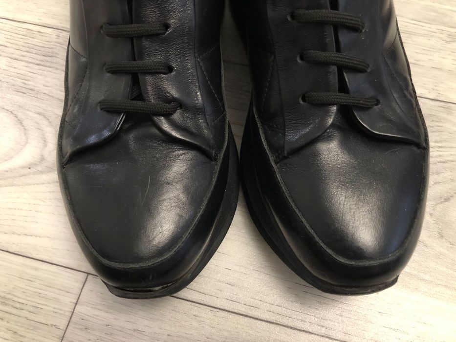 Кроссовки  женские .