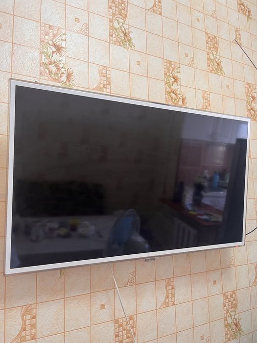 Телевизор SAMSUNG