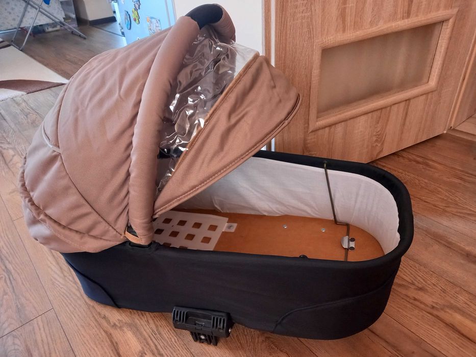 Бебешка количка с два коша