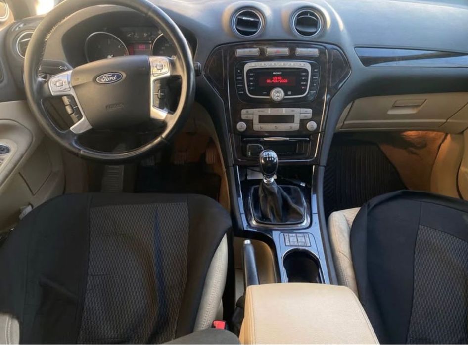 Vând Ford Mondeo 2.0  TDCI 2009