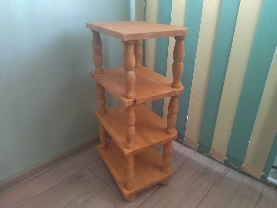 Класическа дървена етажерка !
