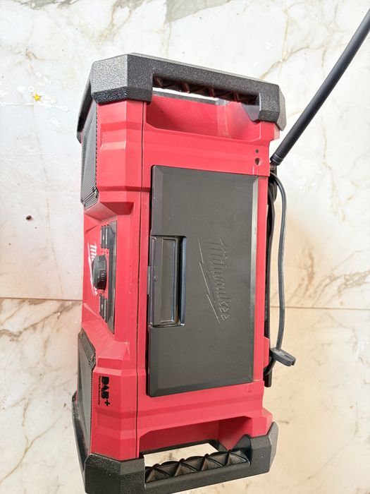 Boxă / Radio Milwaukee M18 JSRDAB+ – DAB+/FM, alimentare 230V
