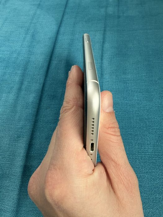 Телеофн Iphone 11 бял, 64 GB