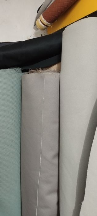 Material pentru plafon și materiale textile cu burețel pentru tapițeri