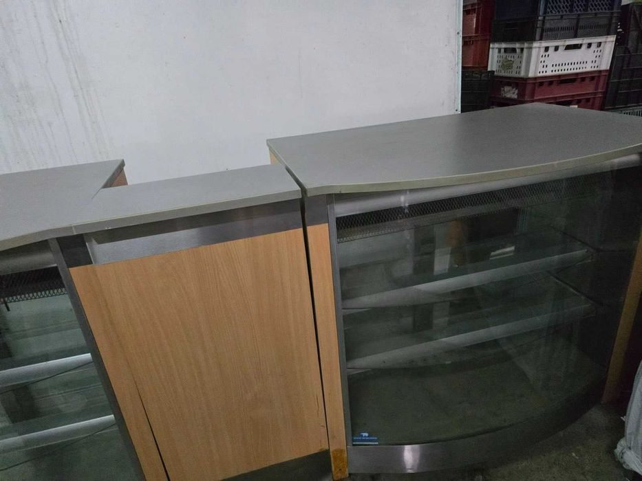 Продавам хладилен трисекционен бар