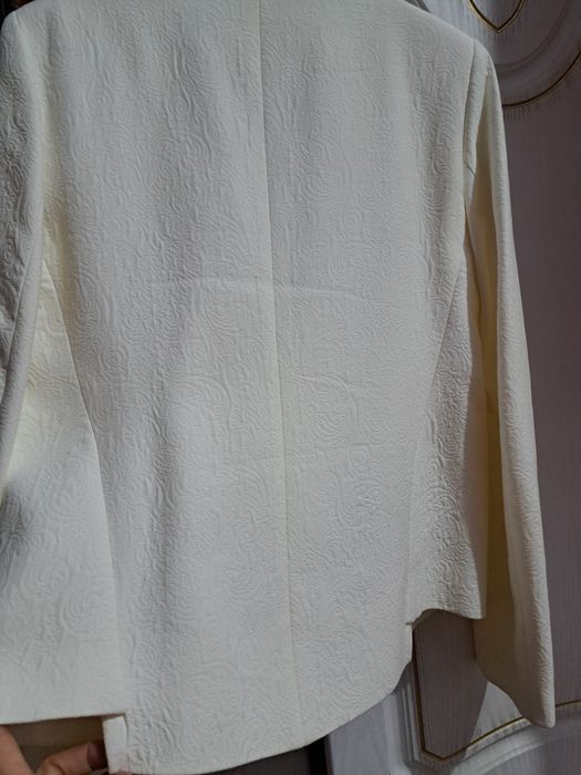 Костюм сатылады. 5000  тг