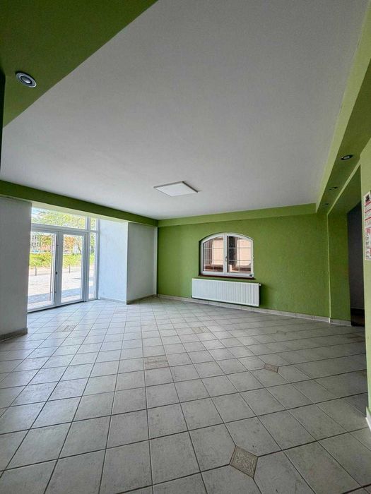 Inchiriez casa-spatiu comercial Ford