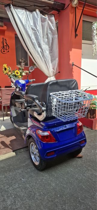 Vand tricicleta electrica noua