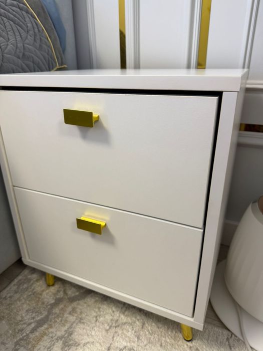 Прикроватные тумбы