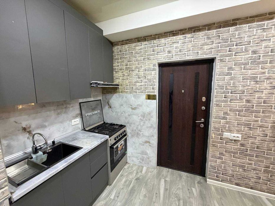 Продаётся 2х комн квартира на 1 этаже Ор-р  6 микрорайон Мадина