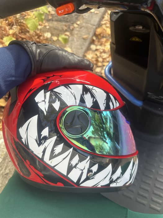 Casca moto cu viziera cromatica