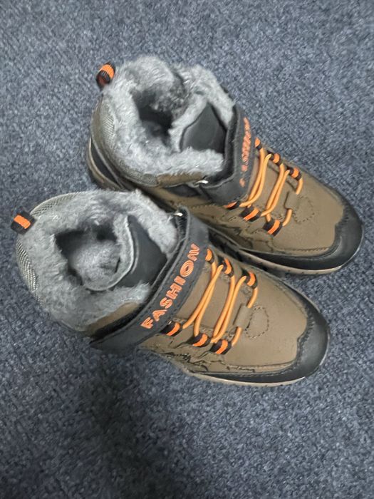 Балаларға арналған жылы қысқы кроссовкалар