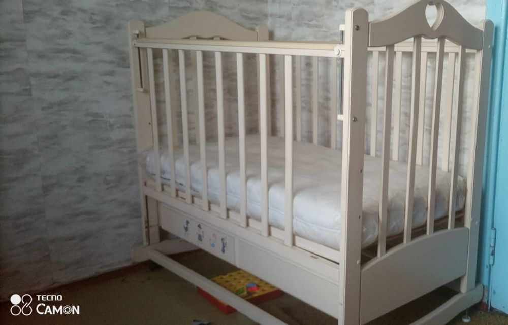 Детская кроватка