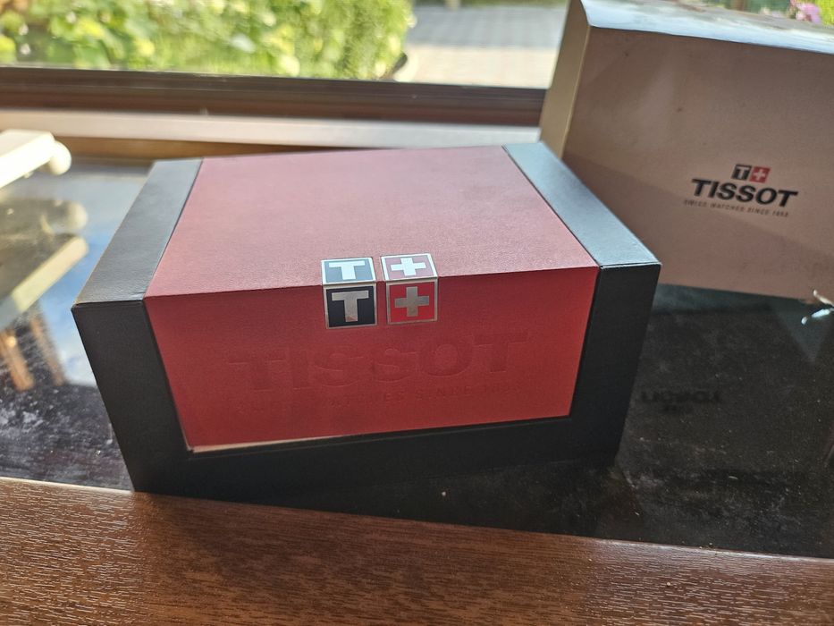 Коробках от часов Tissot
