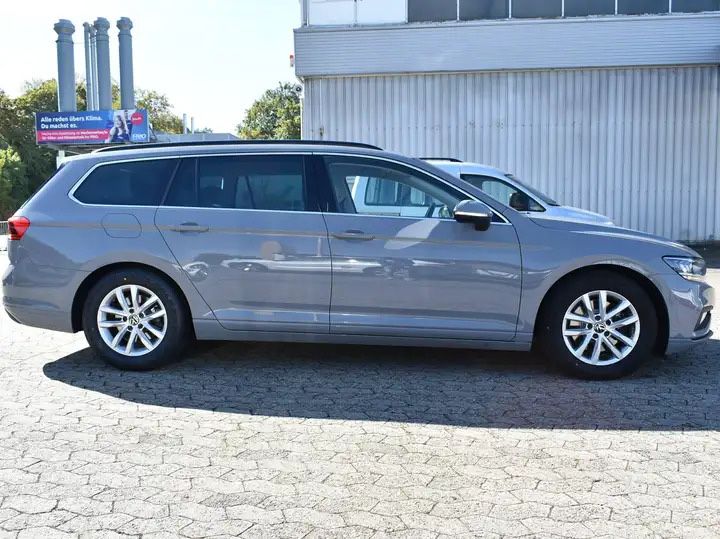 VOLKSWAGEN Passat 2023 — imagine 2
