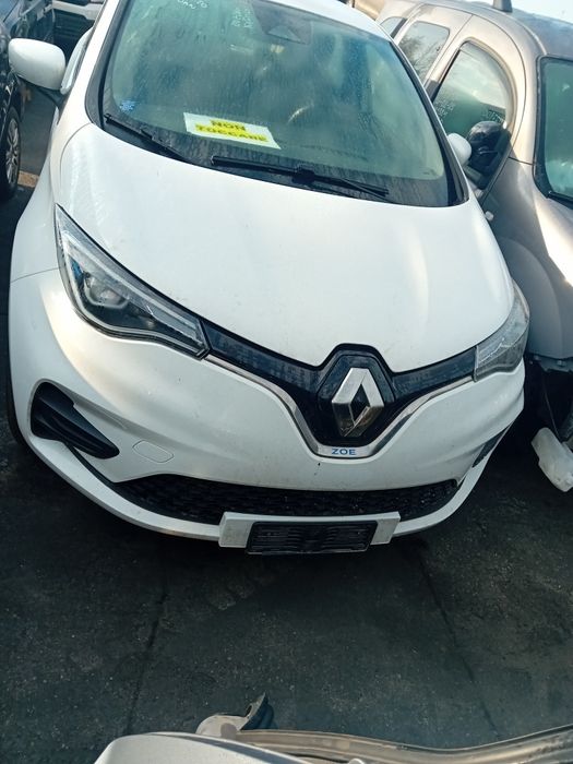 Vând piese Renault Zoe an 2021 electric Facelift