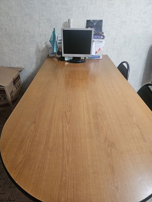 Продам стол офисный.