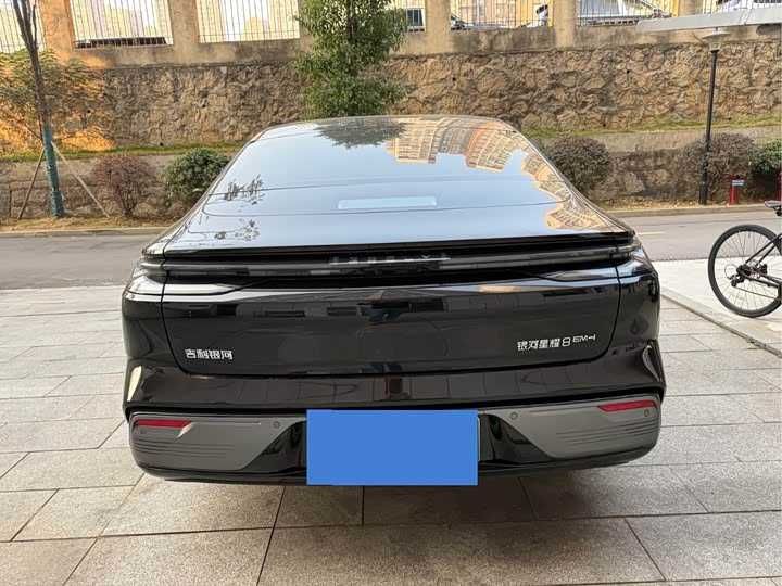 Geely Galaxy Star 8  EM-i Luxury Edition