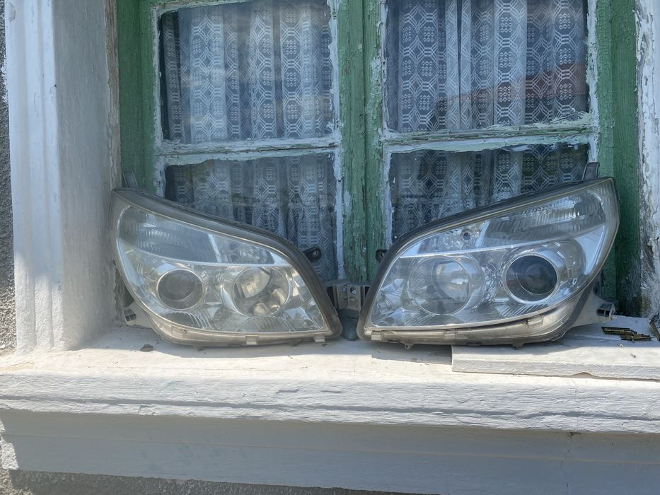 Продавам фарове за  Daihatsu Terios