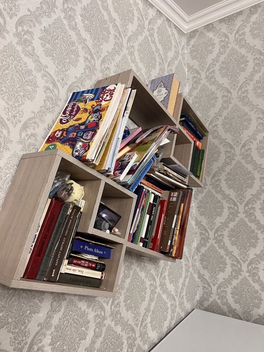 Продается книжная полка