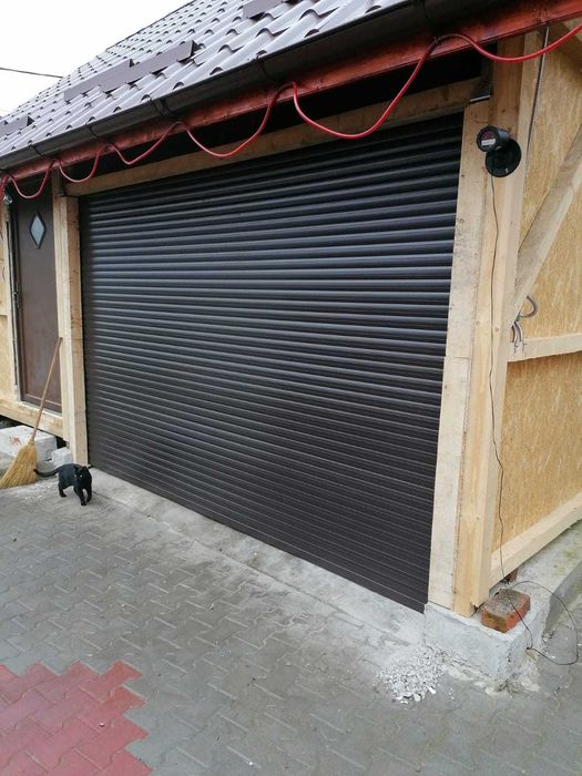 Uși garaj rulou automate cu telecomandă