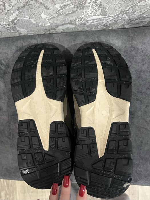 Продам мужские кроссовки.