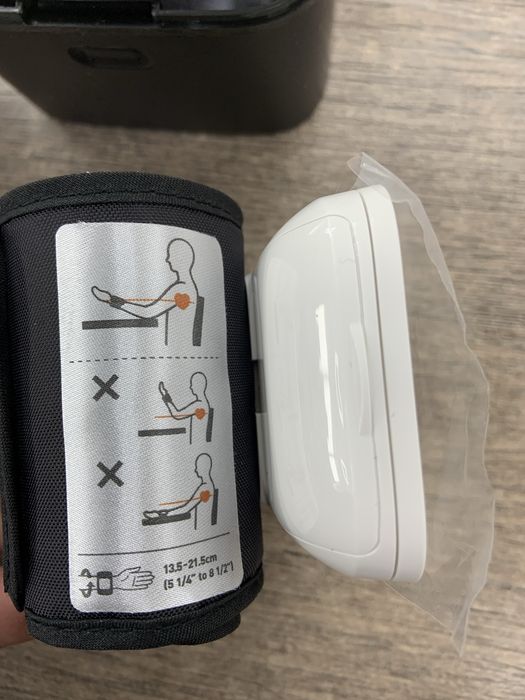 Tensiometru Omron RS4 pentru incheietura mainii