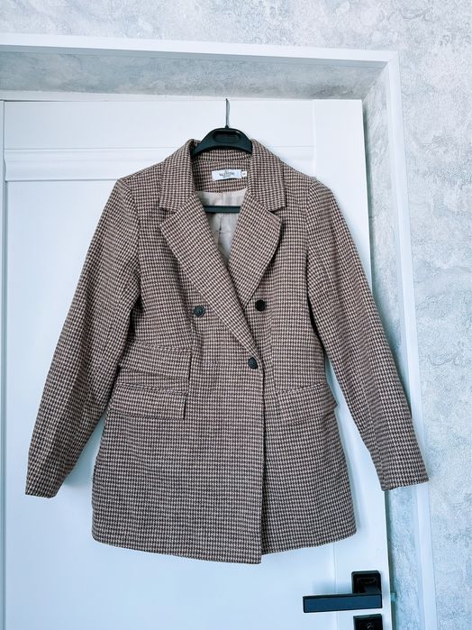 Костюм сатылады