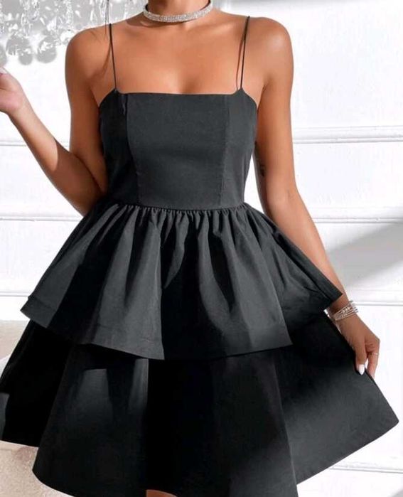 Рокля с тънки презрамки