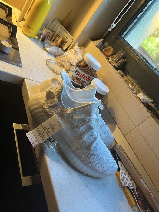 Yeezy  350  albe