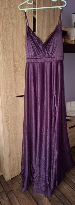 Vând rochie cu sclipici, mov