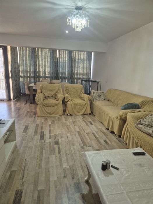 Închiriez apartament 3 camere in Bloc Poseidon si loc de parcare