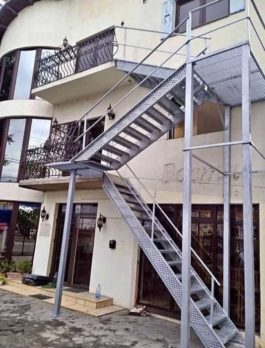 Scari metalice galvanizate