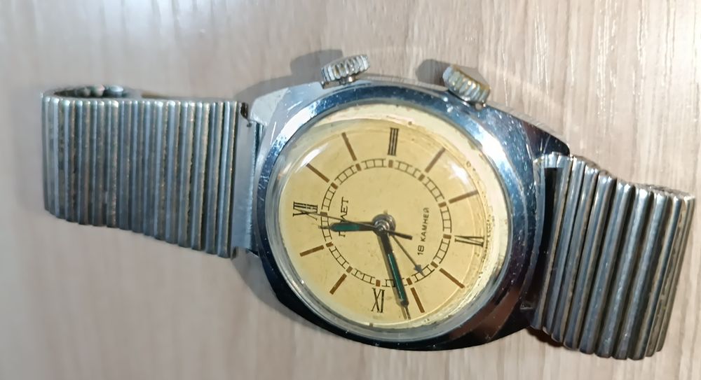 Продам позолоченые советские часы