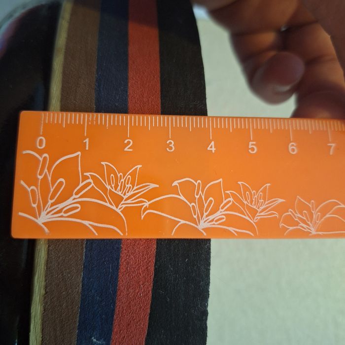 Лачени обувки на платформа,използвани много малко, шити ,40номер