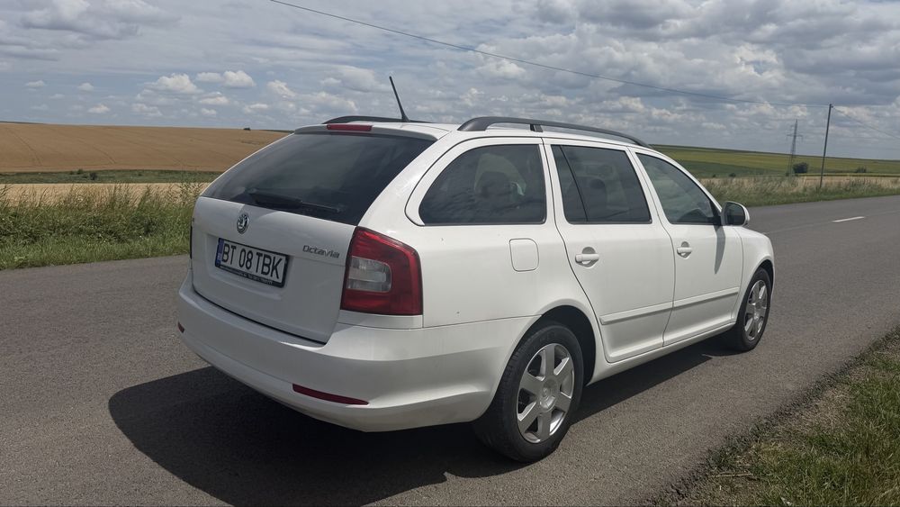 SKODA Octavia 2012 — imagine 3