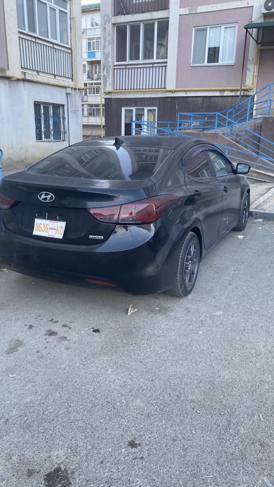 Hyundai Elantra 2012