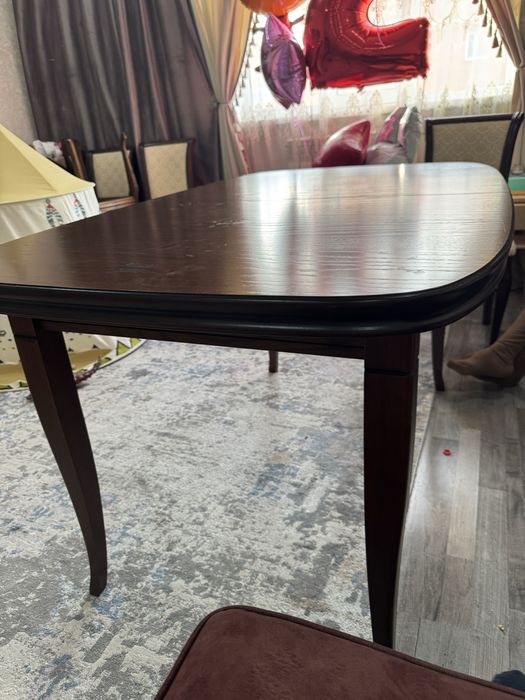 Стол раздвижной, в идеальном состоянии