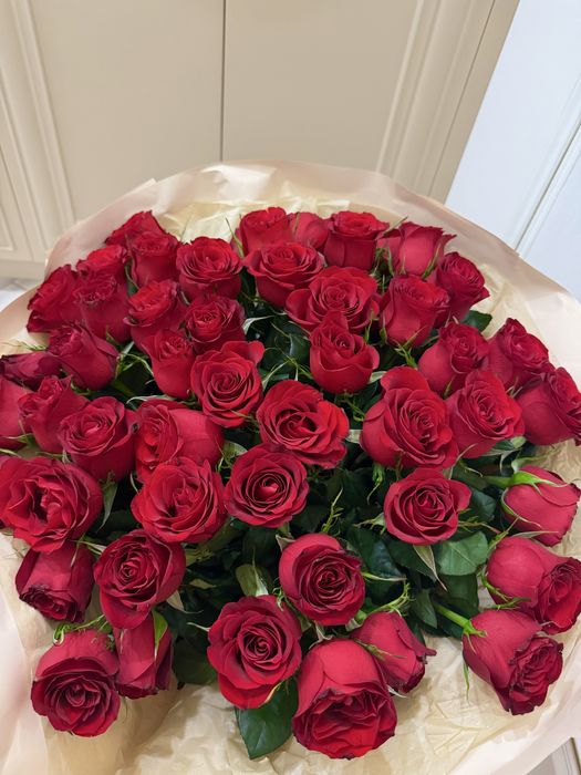 Продам букет 51 роз заберите пока свежие